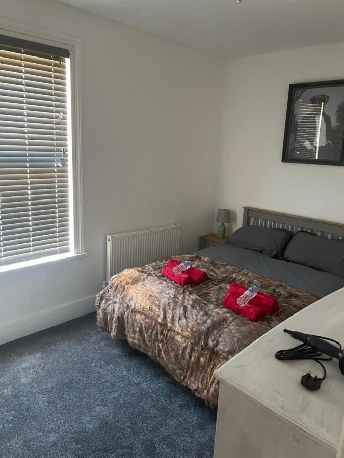 Villa Fifty Shades à York Extérieur photo
